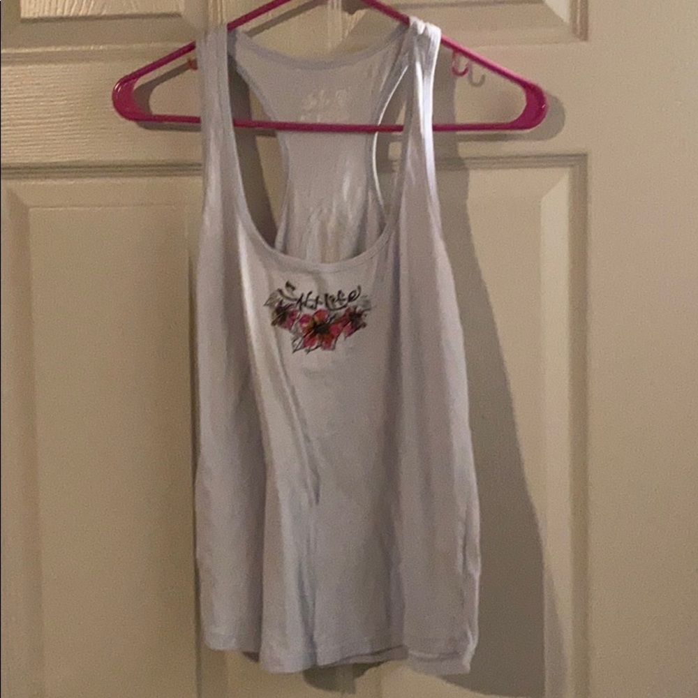 Tee